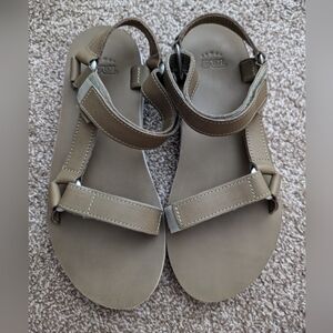 TEVA Teva's leather sandals olive 9